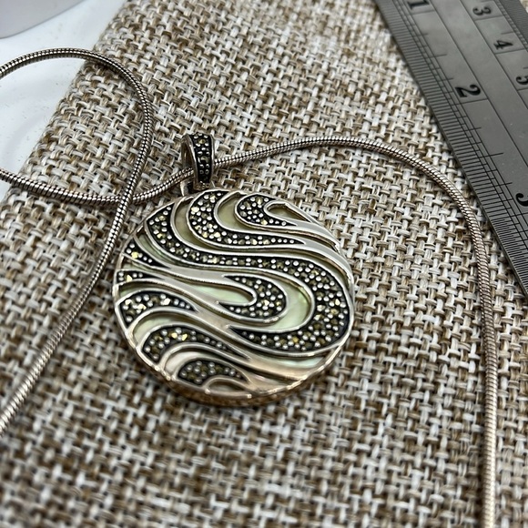 Vintage Sterling Silver Marcasite & MOP Swirl Pendant Necklace 16" - Picture 6 of 17